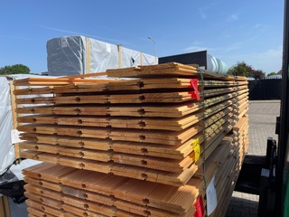 Ca. 102x Douglas Wisselsponning/Halfhoutsrabat, 18x190mm, lengte 300cm
